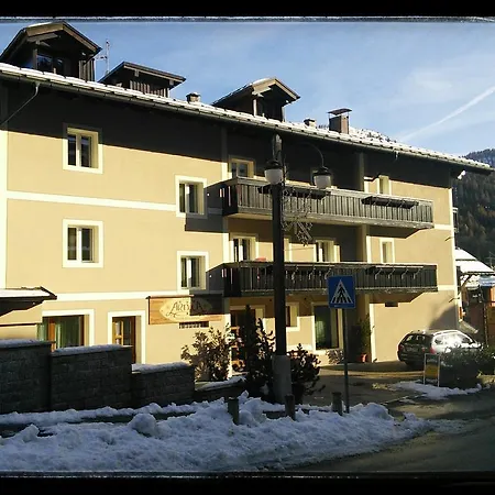 Hotel Garni Arnica ***S Madonna