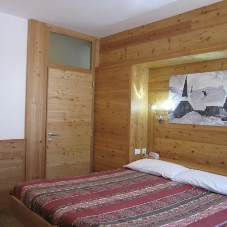 Hotel Garni Arnica ***S 3* Madonna