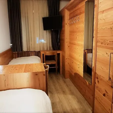 Hotel Garni Arnica ***S 3* Madonna