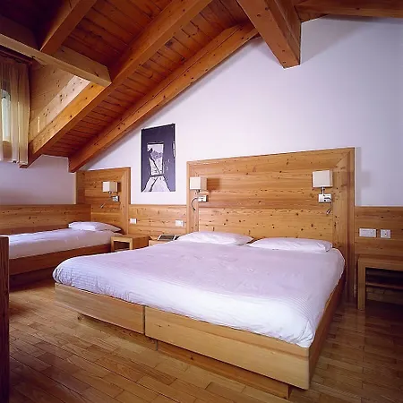 Hotel Garni Arnica ***S 3* Madonna